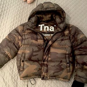 Superpuff, camouflage green, size medium, excellent condition